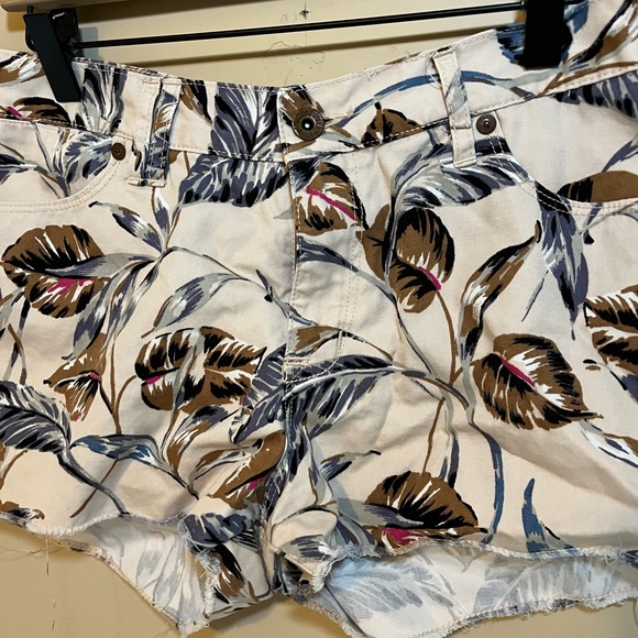 MADEWELL Cream Tropical Palm Print Floral Shorts womens size 31 - Picture 3 of 6